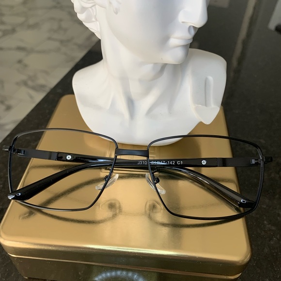 Oversized frames - Picture 3 of 3